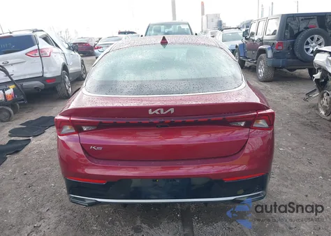 2022 Kia K5 Lxs z USA, uszkodzony, nr VIN 5XXG14J27NG144587